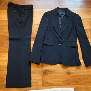 Banana Republic women wool suit - Never Worn